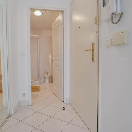 Magnifique Studio Plein Centre, Proche Plage/gare Apartamento Menton